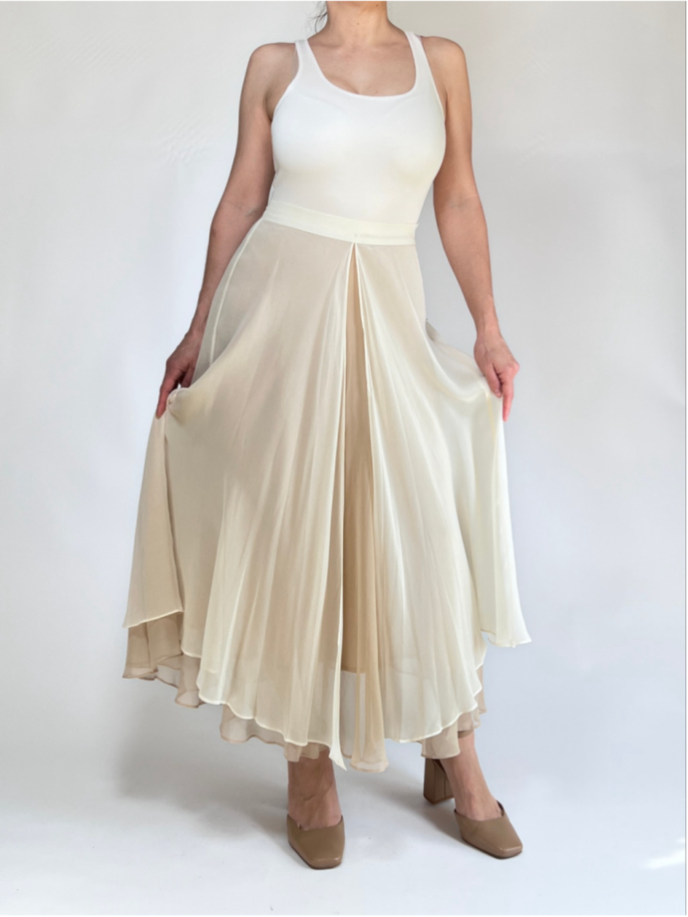 Exquisite Skirt Silk A-Line Layered Skirt Size M Beige and Cream White Flowy